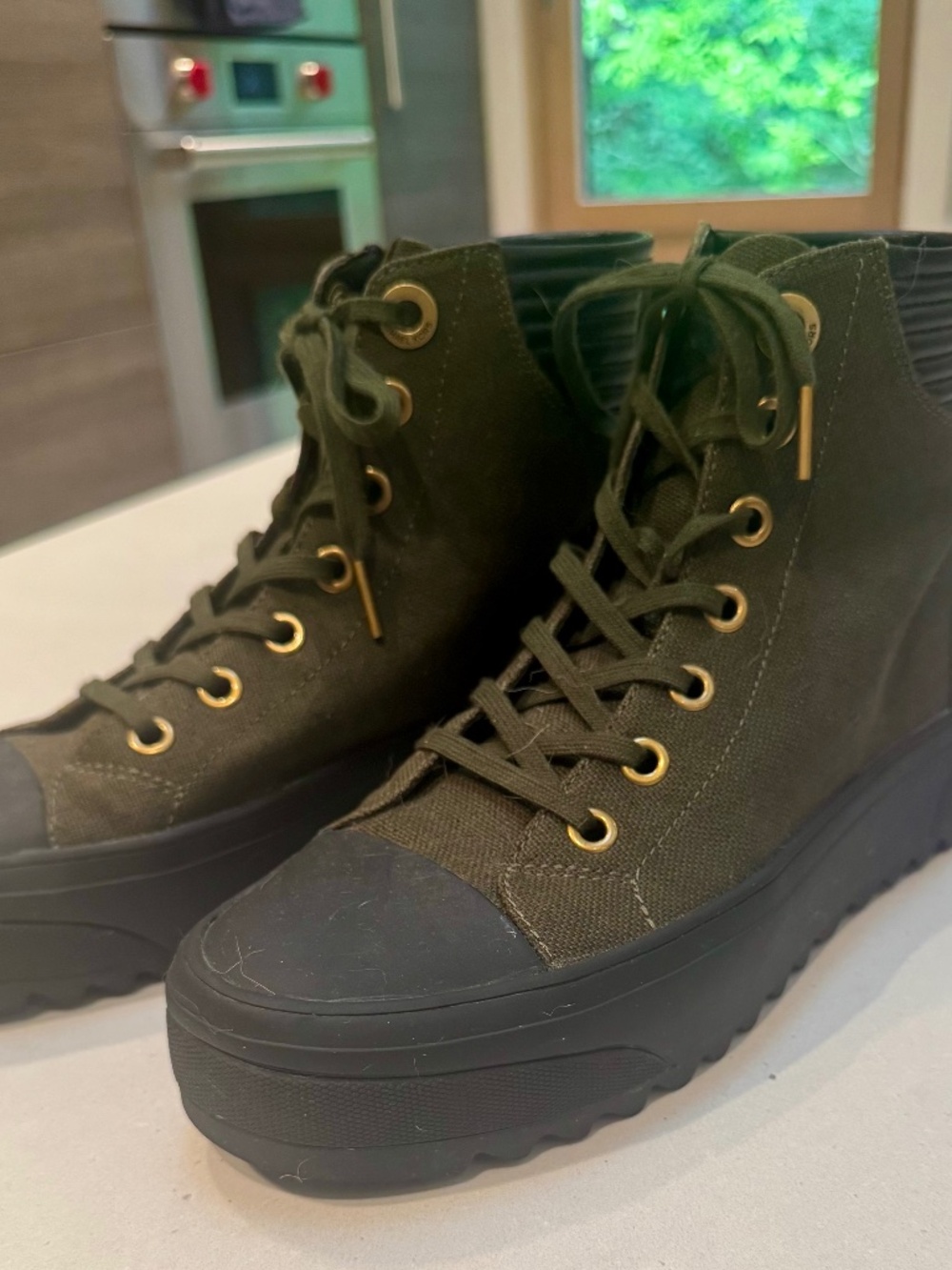 Michael Kors High Top sneakers/hikers